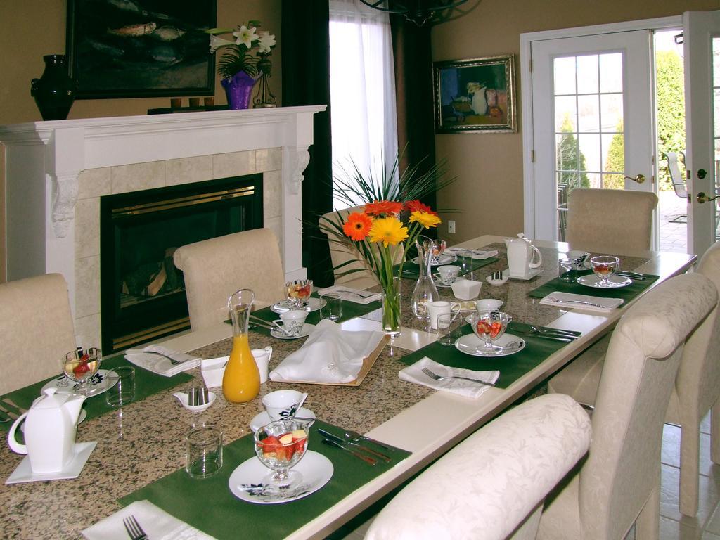 In Elegance Bed & Breakfast Niagara-on-the-Lake Exterior photo