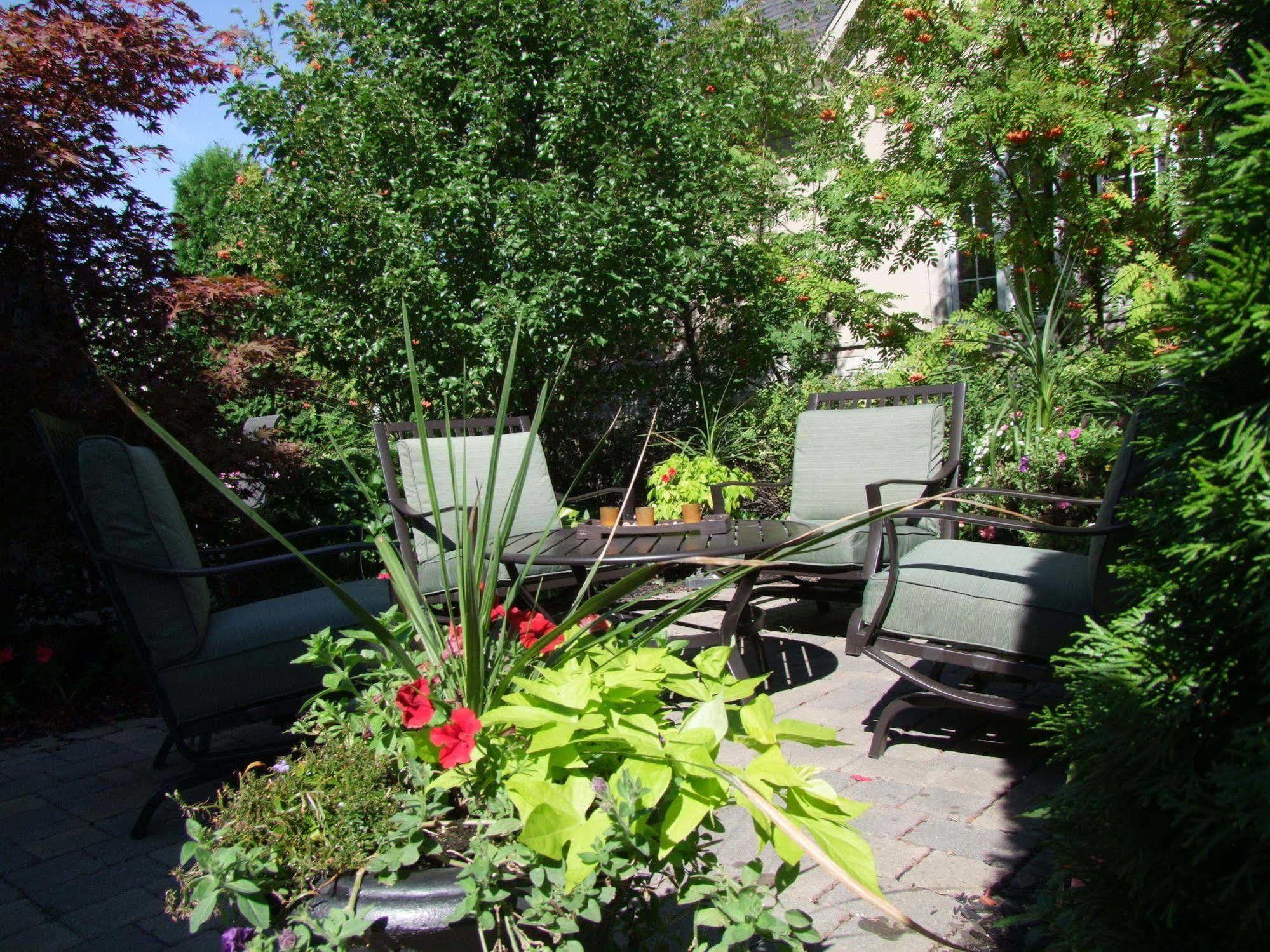 In Elegance Bed & Breakfast Niagara-on-the-Lake Exterior photo